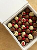 Milk & White Chocolate Box - imagine 3