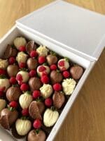 Milk & White Chocolate Box - imagine 2